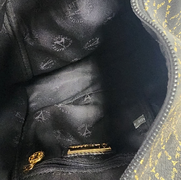 Slingbag - Picture 3 of 7